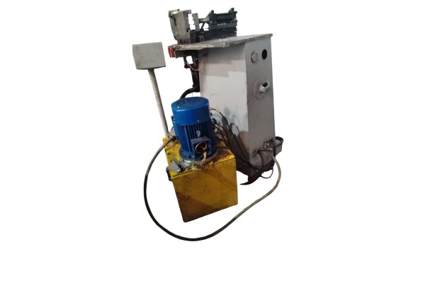 Dobladora de tubo cuadrada